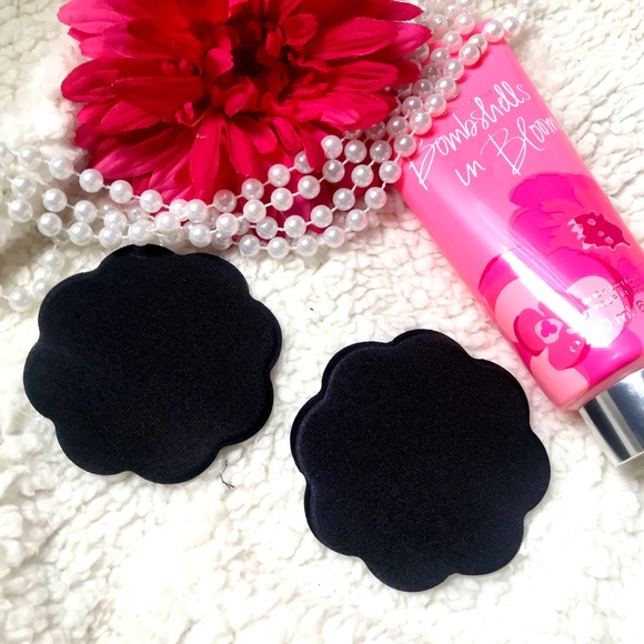 Black Reusable Fabric Silicone Nipple Covers - Picture 2 of 5